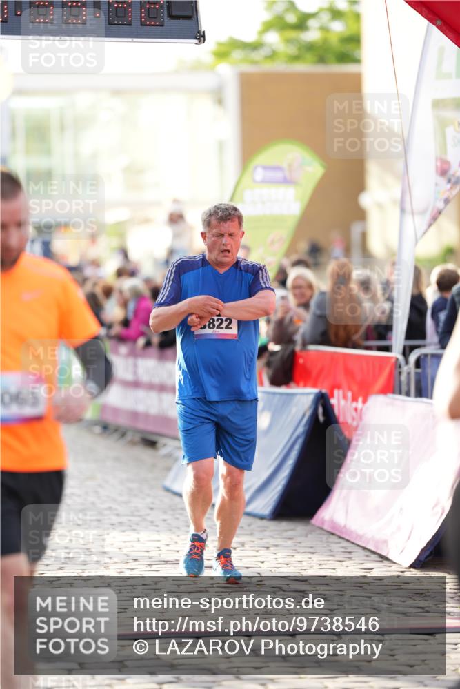 12.06.2026 - Holstenköstenlauf LAZAROV Photography http://msf.ph/oto/9738546 12.06.2026 19:59:41 Laufen 3065, 3822, 4537, 4682 meine-sportfotos.de