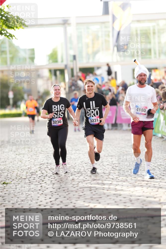 12.06.2026 - Holstenköstenlauf LAZAROV Photography http://msf.ph/oto/9738561 12.06.2026 19:59:30 Laufen 3230, 3231, 3269, 3749, 4180, 4587 meine-sportfotos.de