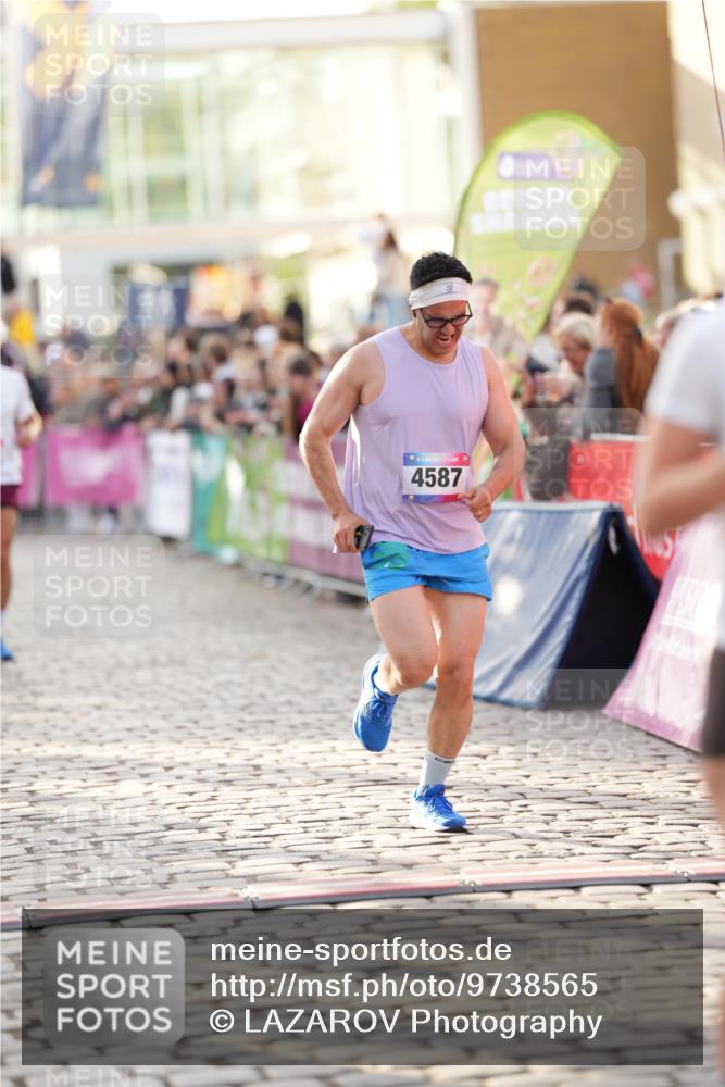 12.06.2026 - Holstenköstenlauf LAZAROV Photography http://msf.ph/oto/9738565 12.06.2026 19:59:27 Laufen 3269, 3749, 4587 meine-sportfotos.de