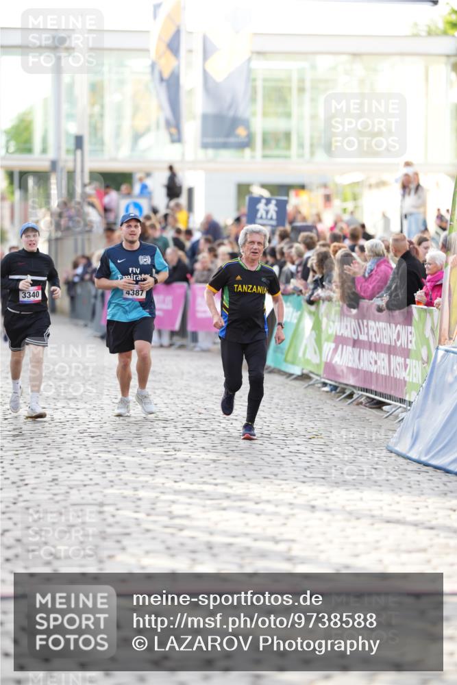 12.06.2026 - Holstenköstenlauf LAZAROV Photography http://msf.ph/oto/9738588 12.06.2026 19:59:07 Laufen 3176, 3278, 3340, 3478, 4387 meine-sportfotos.de