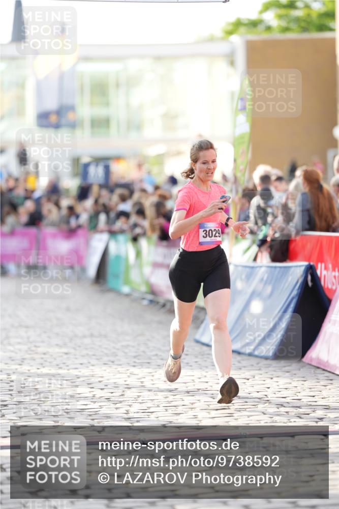 12.06.2026 - Holstenköstenlauf LAZAROV Photography http://msf.ph/oto/9738592 12.06.2026 19:58:58 Laufen 3029, 3804 meine-sportfotos.de