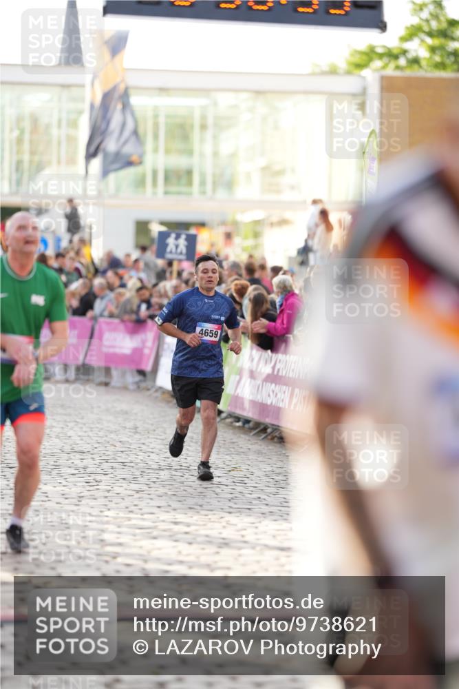 12.06.2026 - Holstenköstenlauf LAZAROV Photography http://msf.ph/oto/9738621 12.06.2026 19:58:32 Laufen 3057, 3136, 3205, 3244, 3422, 3791, 4126, 4659, 4705 meine-sportfotos.de