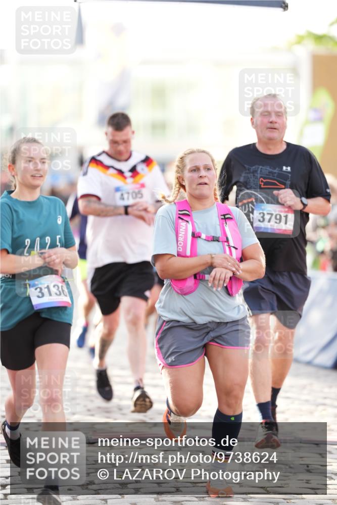 12.06.2026 - Holstenköstenlauf LAZAROV Photography http://msf.ph/oto/9738624 12.06.2026 19:58:29 Laufen 3057, 3136, 3205, 3422, 3791, 4126, 4130, 4705 meine-sportfotos.de
