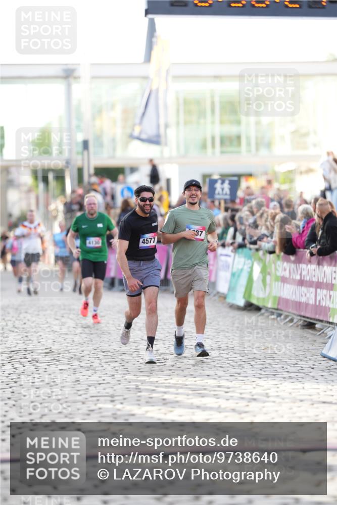 12.06.2026 - Holstenköstenlauf LAZAROV Photography http://msf.ph/oto/9738640 12.06.2026 19:58:20 Laufen 3037, 3180, 3887, 4130, 4577 meine-sportfotos.de