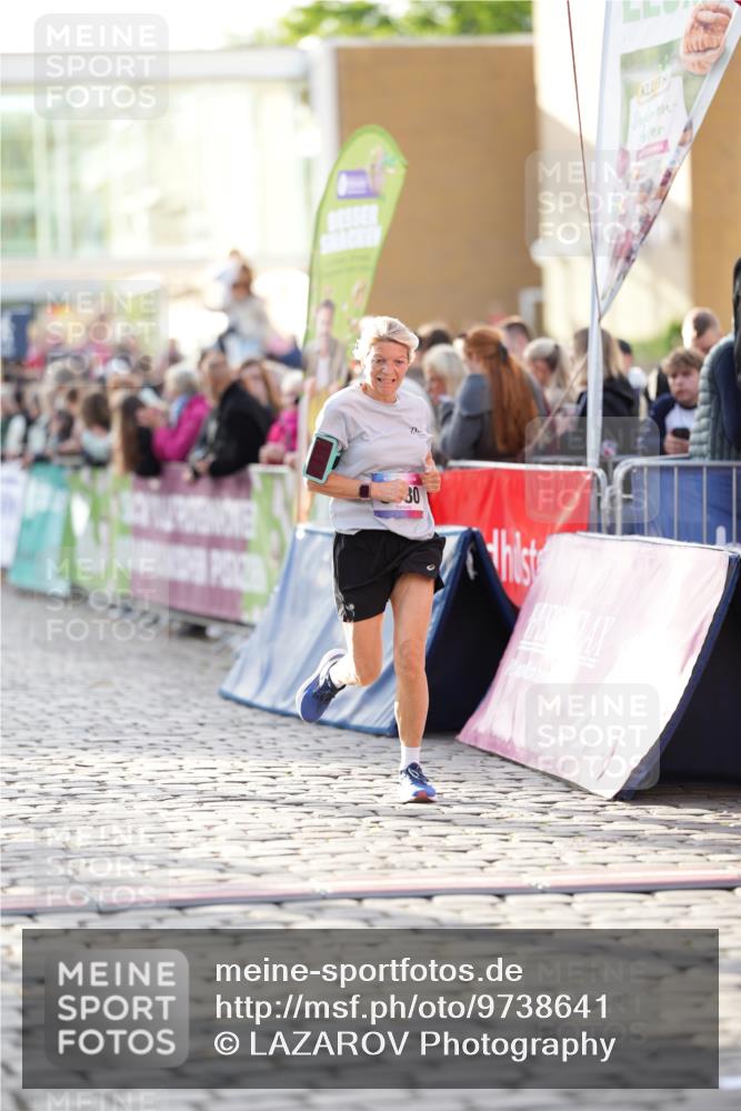 12.06.2026 - Holstenköstenlauf LAZAROV Photography http://msf.ph/oto/9738641 12.06.2026 19:58:19 Laufen 3037, 3180, 3887, 4577 meine-sportfotos.de