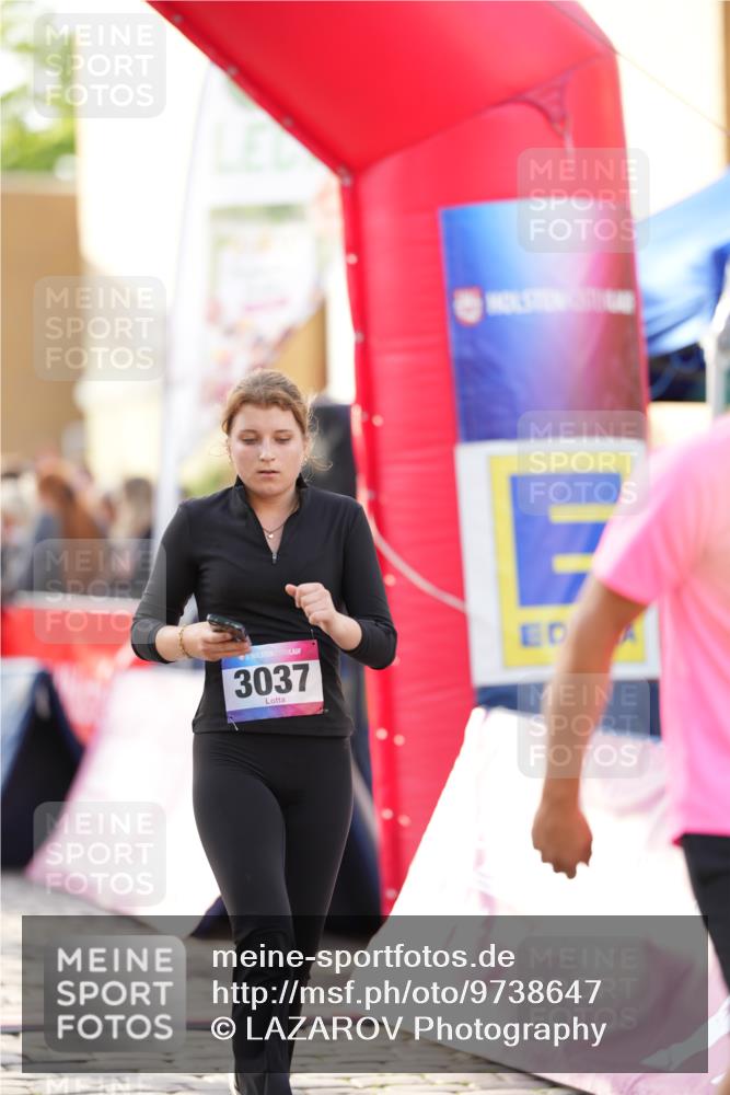 12.06.2026 - Holstenköstenlauf LAZAROV Photography http://msf.ph/oto/9738647 12.06.2026 19:58:15 Laufen 3037, 3180, 4363 meine-sportfotos.de