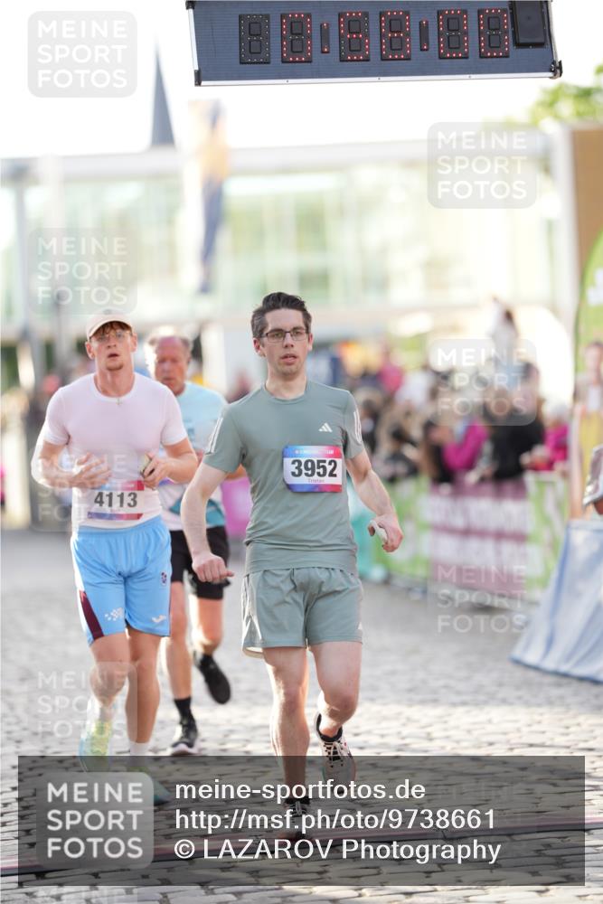 12.06.2026 - Holstenköstenlauf LAZAROV Photography http://msf.ph/oto/9738661 12.06.2026 19:57:59 Laufen 3534, 3824, 3902, 3952, 4113, 4578, 4855, 4856 meine-sportfotos.de