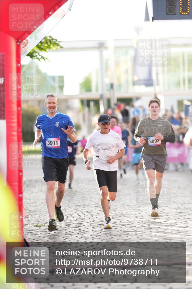 12.06.2026 - Holstenköstenlauf LAZAROV Photography http://msf.ph/oto/9738711 12.06.2026 19:57:16 Laufen 3396, 3862, 3892, 3911, 4088, 4189, 4443, 4802 meine-sportfotos.de