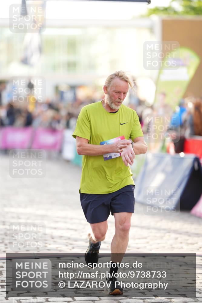 12.06.2026 - Holstenköstenlauf LAZAROV Photography http://msf.ph/oto/9738733 12.06.2026 19:56:55 Laufen 3355, 3383, 3384, 4814, 4815, 4928 meine-sportfotos.de