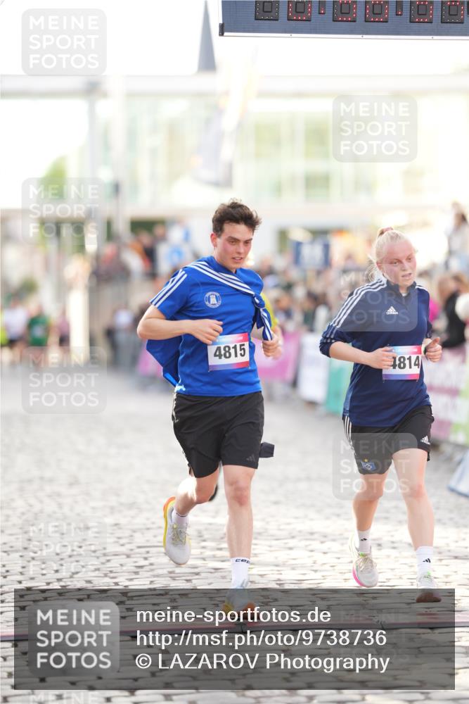 12.06.2026 - Holstenköstenlauf LAZAROV Photography http://msf.ph/oto/9738736 12.06.2026 19:56:53 Laufen 3355, 3383, 3384, 3919, 4814, 4815, 4928 meine-sportfotos.de