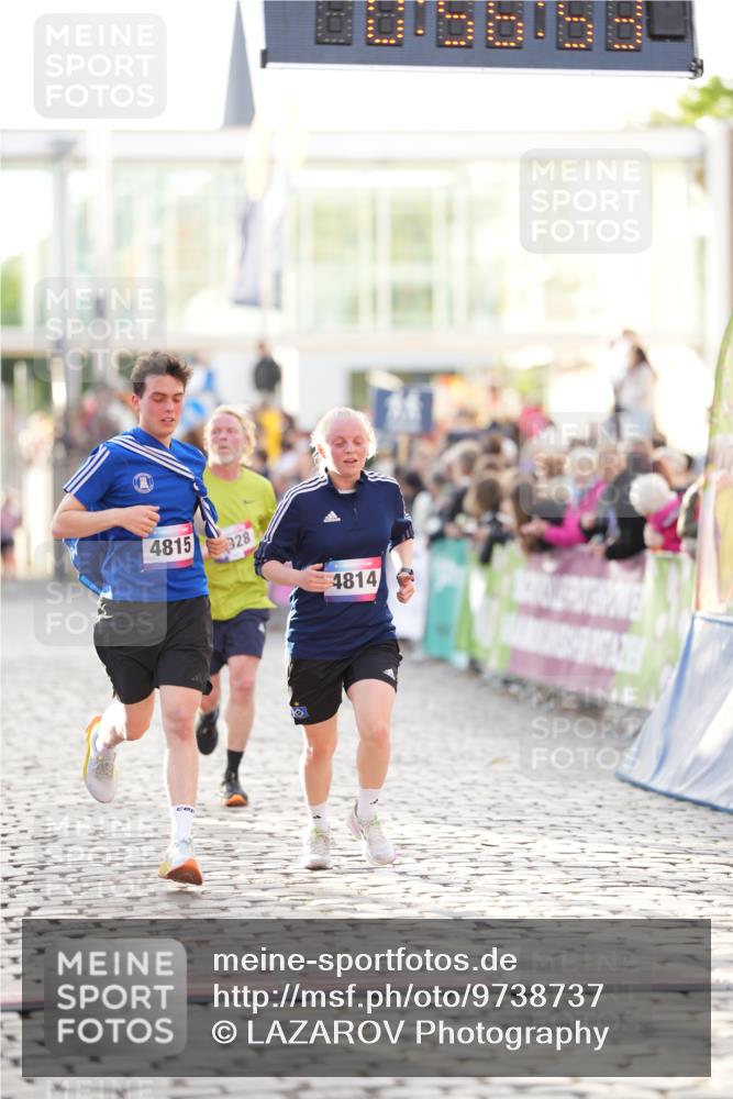 12.06.2026 - Holstenköstenlauf LAZAROV Photography http://msf.ph/oto/9738737 12.06.2026 19:56:52 Laufen 3355, 3383, 3384, 3919, 4814, 4815, 4928 meine-sportfotos.de