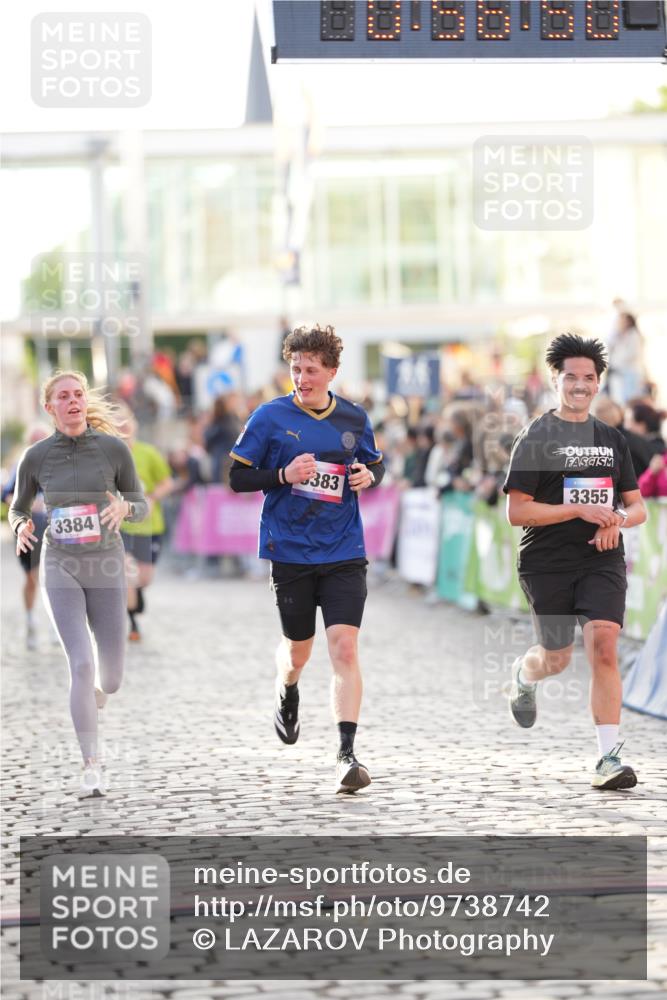 12.06.2026 - Holstenköstenlauf LAZAROV Photography http://msf.ph/oto/9738742 12.06.2026 19:56:49 Laufen 3355, 3383, 3384, 3561, 3919, 4554, 4814, 4815 meine-sportfotos.de