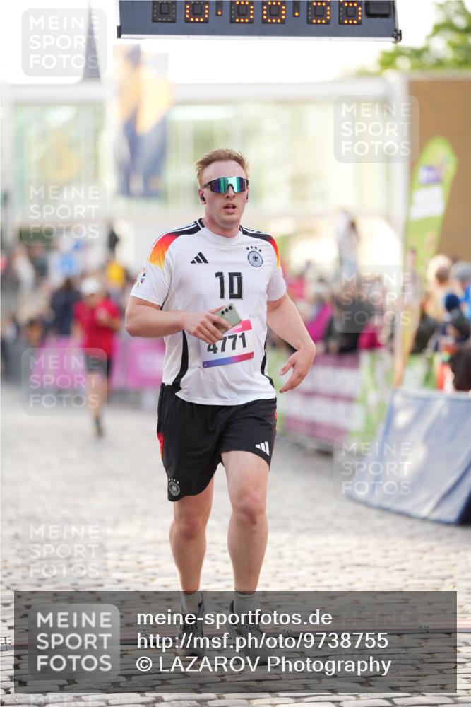12.06.2026 - Holstenköstenlauf LAZAROV Photography http://msf.ph/oto/9738755 12.06.2026 19:56:35 Laufen 3397, 3767, 4270, 4771 meine-sportfotos.de