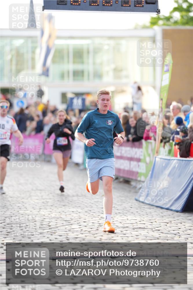 12.06.2026 - Holstenköstenlauf LAZAROV Photography http://msf.ph/oto/9738760 12.06.2026 19:56:32 Laufen 3160, 3397, 3767, 3890, 4270, 4771 meine-sportfotos.de