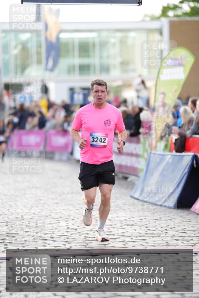 12.06.2026 - Holstenköstenlauf LAZAROV Photography http://msf.ph/oto/9738771 12.06.2026 19:56:22 Laufen 3242 meine-sportfotos.de