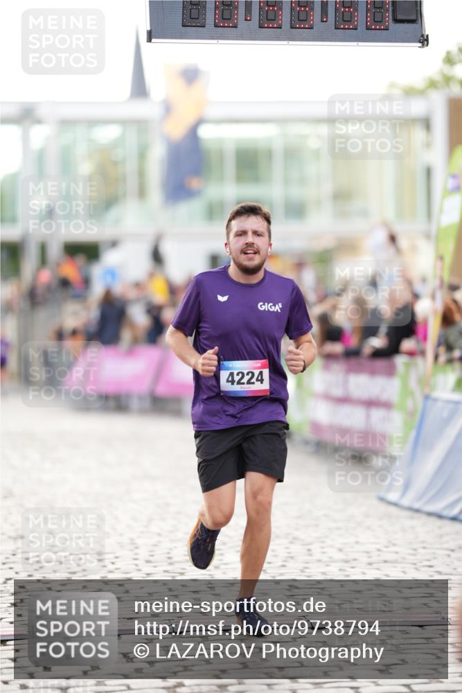 12.06.2026 - Holstenköstenlauf LAZAROV Photography http://msf.ph/oto/9738794 12.06.2026 19:55:49 Laufen 3227, 3305, 3543, 4224, 4383 meine-sportfotos.de