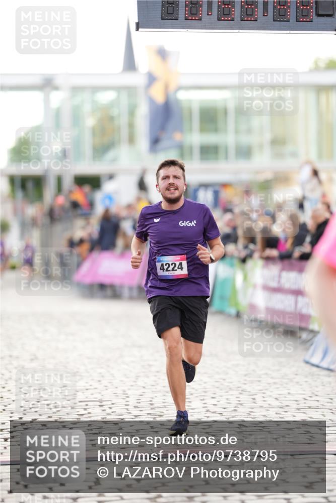 12.06.2026 - Holstenköstenlauf LAZAROV Photography http://msf.ph/oto/9738795 12.06.2026 19:55:49 Laufen 3227, 3305, 3543, 4224, 4383 meine-sportfotos.de