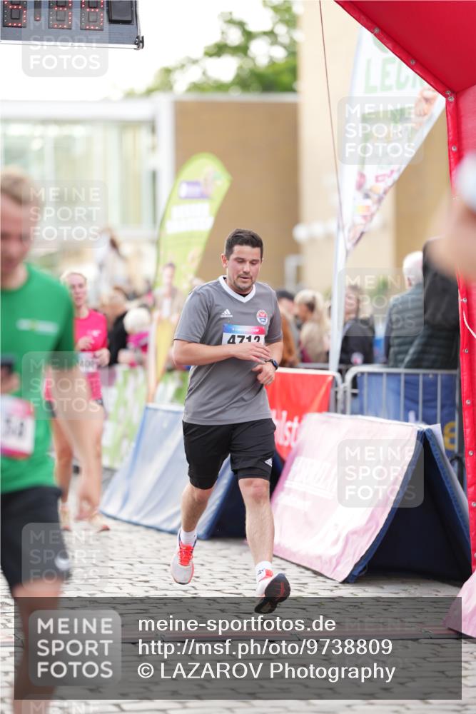 12.06.2026 - Holstenköstenlauf LAZAROV Photography http://msf.ph/oto/9738809 12.06.2026 19:55:39 Laufen 3519, 3668, 3924, 4158, 4400, 4416, 4712 meine-sportfotos.de