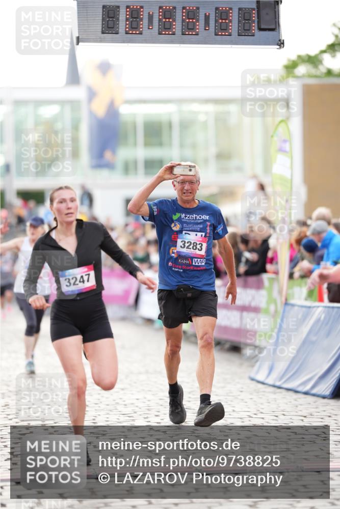 12.06.2026 - Holstenköstenlauf LAZAROV Photography http://msf.ph/oto/9738825 12.06.2026 19:55:30 Laufen 3247, 3283, 3460, 4390, 4416 meine-sportfotos.de