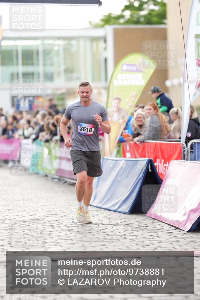 12.06.2026 - Holstenköstenlauf LAZAROV Photography http://msf.ph/oto/9738881 12.06.2026 19:54:36 Laufen 3023, 3150, 3174, 3212, 3618, 4431 meine-sportfotos.de
