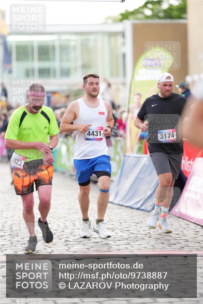 12.06.2026 - Holstenköstenlauf LAZAROV Photography http://msf.ph/oto/9738887 12.06.2026 19:54:30 Laufen 3023, 3150, 3174, 3212, 3730, 4431 meine-sportfotos.de