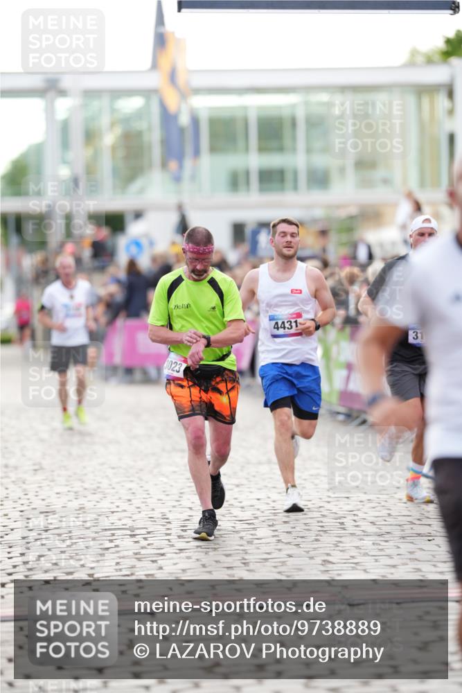 12.06.2026 - Holstenköstenlauf LAZAROV Photography http://msf.ph/oto/9738889 12.06.2026 19:54:29 Laufen 3023, 3174, 3730, 4431 meine-sportfotos.de