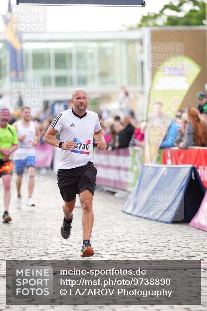 12.06.2026 - Holstenköstenlauf LAZAROV Photography http://msf.ph/oto/9738890 12.06.2026 19:54:28 Laufen 3023, 3174, 3730, 3810, 4431 meine-sportfotos.de