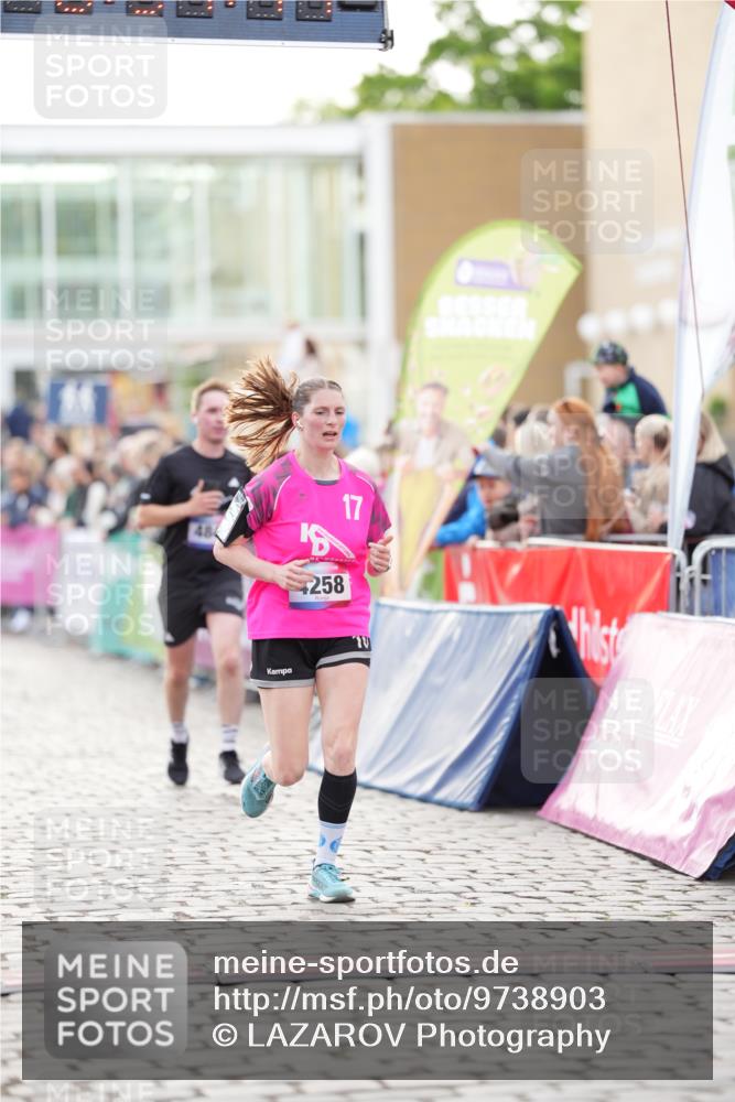 12.06.2026 - Holstenköstenlauf LAZAROV Photography http://msf.ph/oto/9738903 12.06.2026 19:54:14 Laufen 3187, 4258, 4812, 4840 meine-sportfotos.de