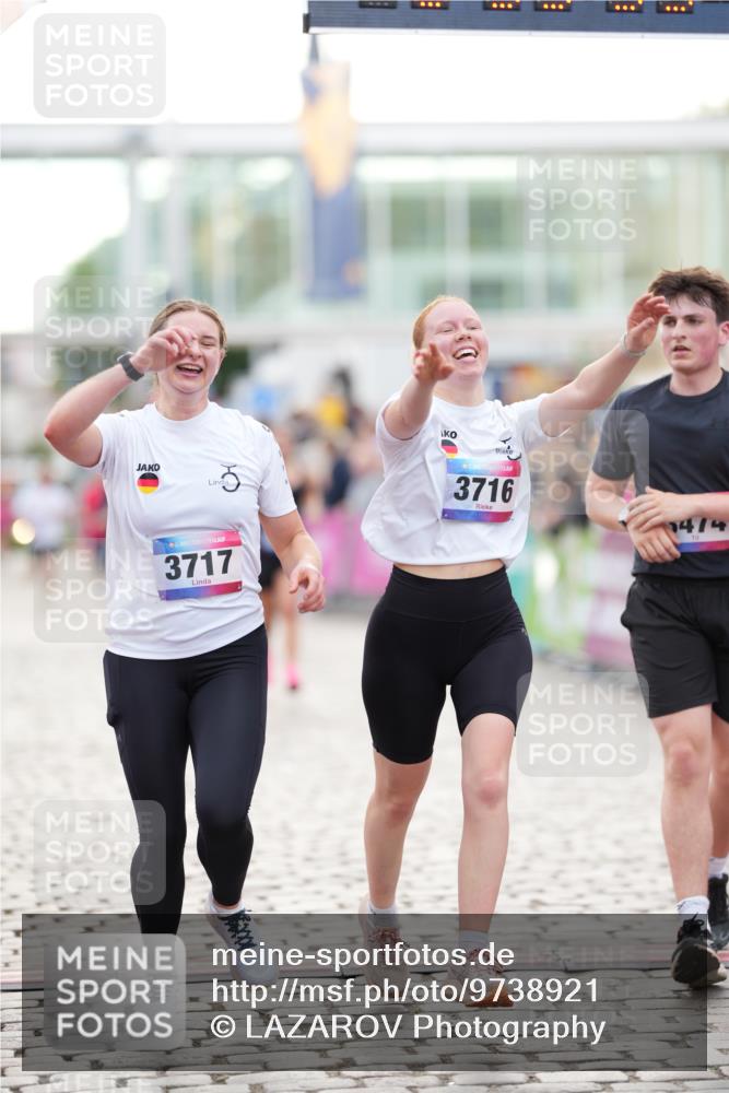 12.06.2026 - Holstenköstenlauf LAZAROV Photography http://msf.ph/oto/9738921 12.06.2026 19:53:54 Laufen 3084, 3342, 3474, 3670, 3716, 3717, 3976, 4197, 4721, 4829 meine-sportfotos.de