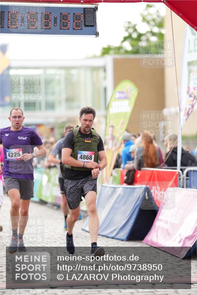 12.06.2026 - Holstenköstenlauf LAZAROV Photography http://msf.ph/oto/9738950 12.06.2026 19:53:31 Laufen 3186, 3206, 3434, 3455, 3557, 3593, 3615, 3759, 4184, 4225, 4425, 4625, 4754 meine-sportfotos.de