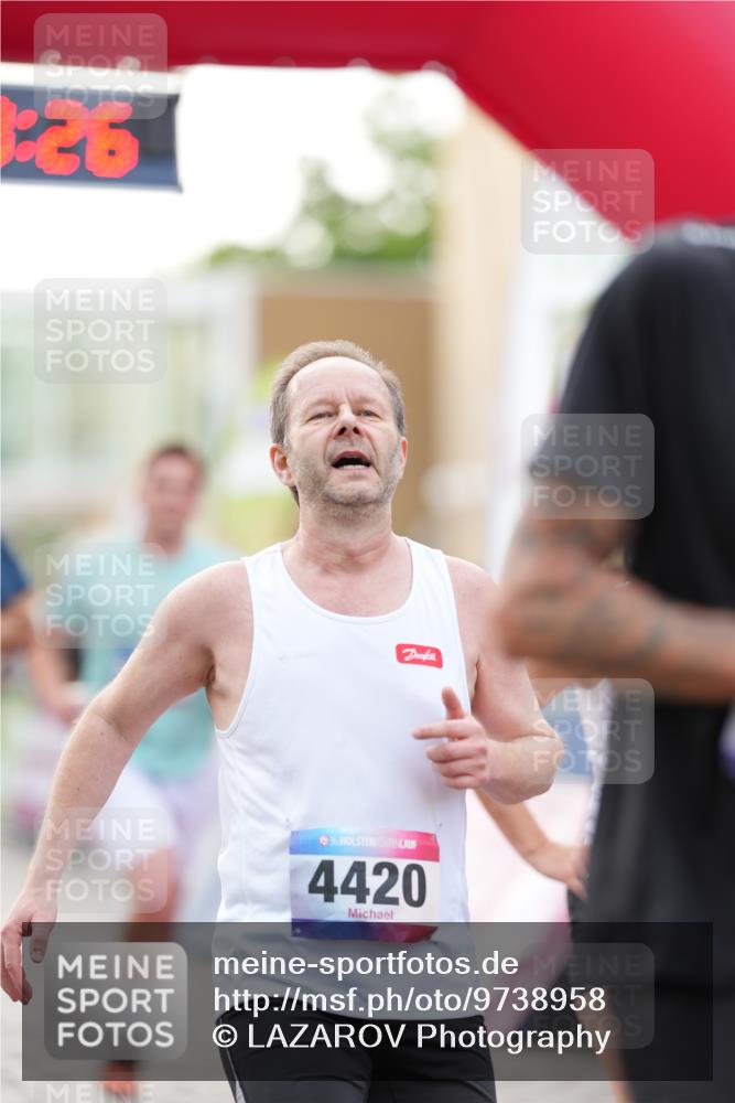 12.06.2026 - Holstenköstenlauf LAZAROV Photography http://msf.ph/oto/9738958 12.06.2026 19:53:25 Laufen 3086, 3455, 3593, 3759, 4157, 4237, 4420, 4425, 4444, 4582, 4754, 4806 meine-sportfotos.de