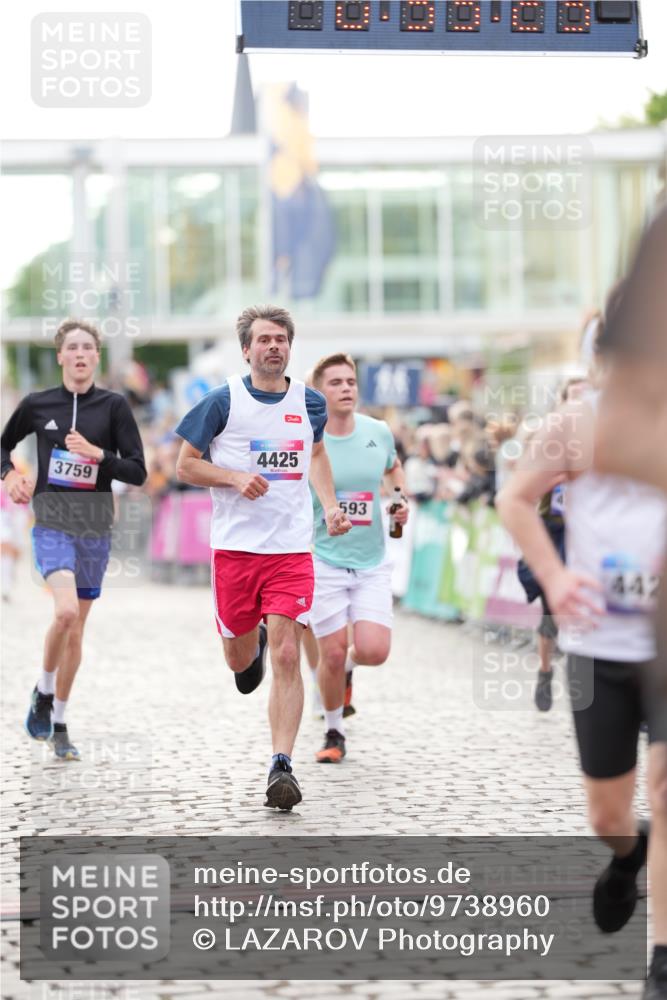 12.06.2026 - Holstenköstenlauf LAZAROV Photography http://msf.ph/oto/9738960 12.06.2026 19:53:24 Laufen 3086, 3455, 3593, 3759, 4157, 4237, 4420, 4425, 4444, 4582, 4754, 4806 meine-sportfotos.de