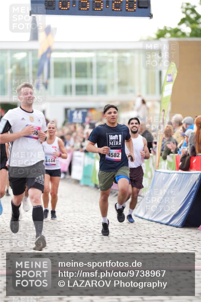 12.06.2026 - Holstenköstenlauf LAZAROV Photography http://msf.ph/oto/9738967 12.06.2026 19:53:19 Laufen 3086, 3573, 4157, 4178, 4187, 4237, 4411, 4420, 4444, 4582, 4806 meine-sportfotos.de