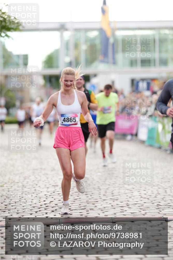 12.06.2026 - Holstenköstenlauf LAZAROV Photography http://msf.ph/oto/9738981 12.06.2026 19:53:08 Laufen 3095, 3215, 3349, 3449, 3827, 4417, 4865 meine-sportfotos.de