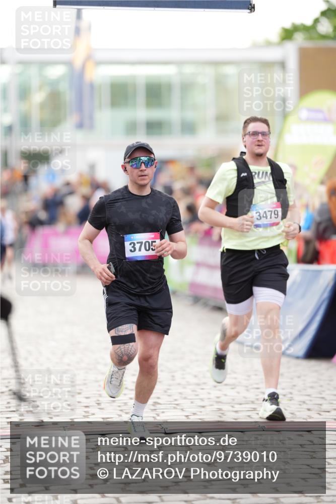 12.06.2026 - Holstenköstenlauf LAZAROV Photography http://msf.ph/oto/9739010 12.06.2026 19:52:44 Laufen 3479, 3552 meine-sportfotos.de