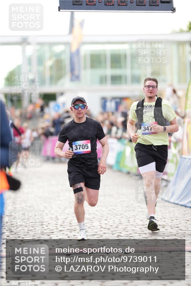12.06.2026 - Holstenköstenlauf LAZAROV Photography http://msf.ph/oto/9739011 12.06.2026 19:52:43 Laufen 3479, 3552 meine-sportfotos.de