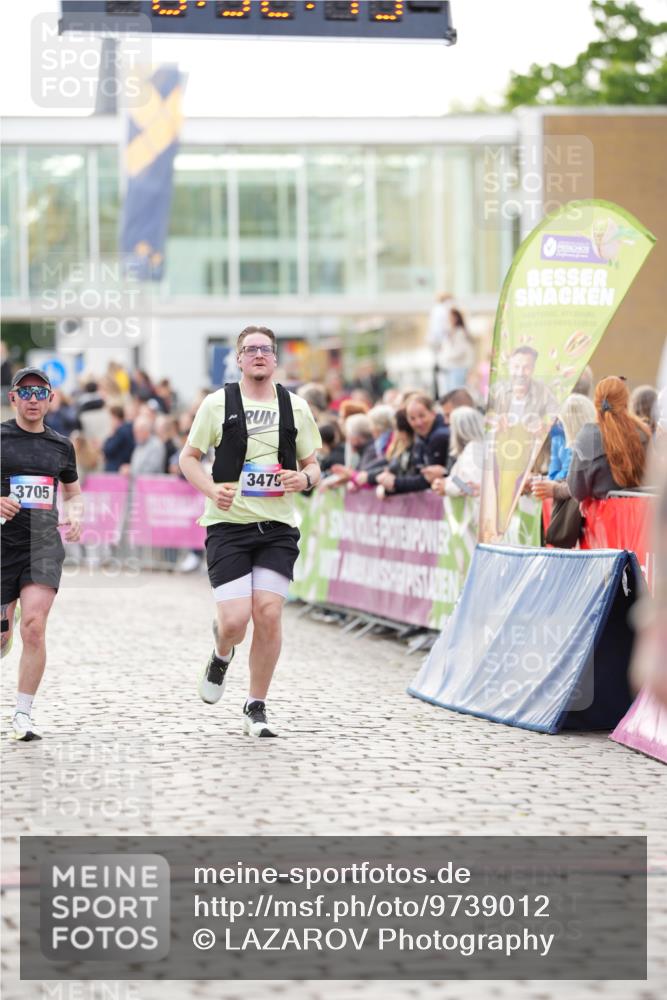12.06.2026 - Holstenköstenlauf LAZAROV Photography http://msf.ph/oto/9739012 12.06.2026 19:52:42 Laufen 3479, 3552, 4469 meine-sportfotos.de