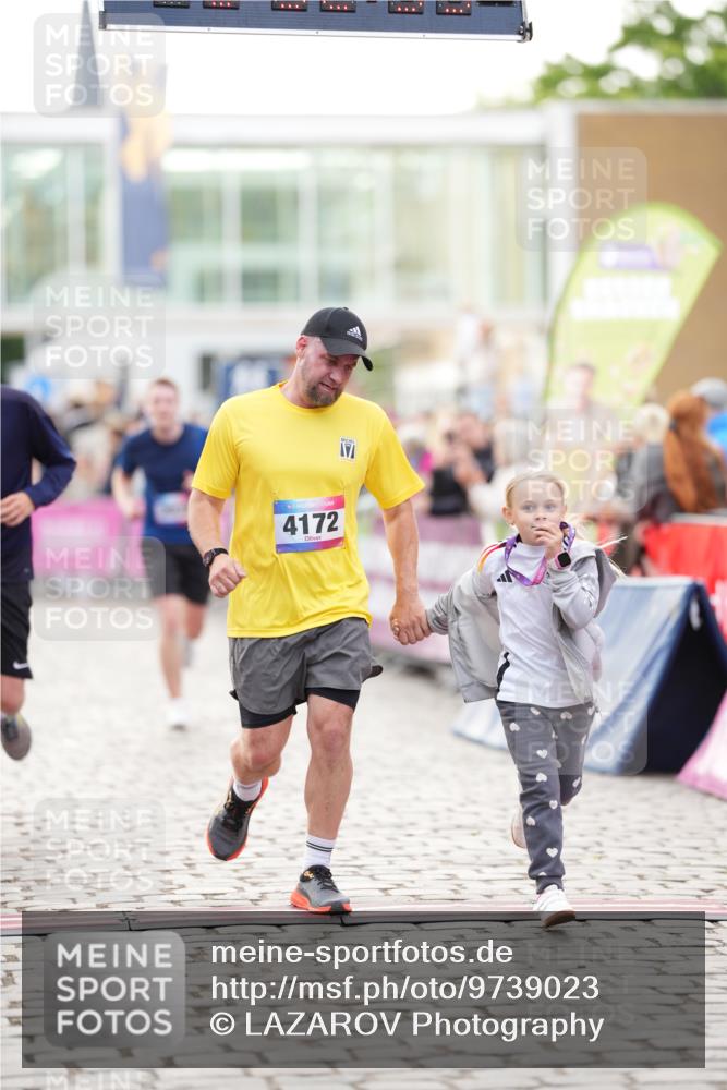 12.06.2026 - Holstenköstenlauf LAZAROV Photography http://msf.ph/oto/9739023 12.06.2026 19:52:32 Laufen 3698, 3932, 4172, 4378, 4469 meine-sportfotos.de