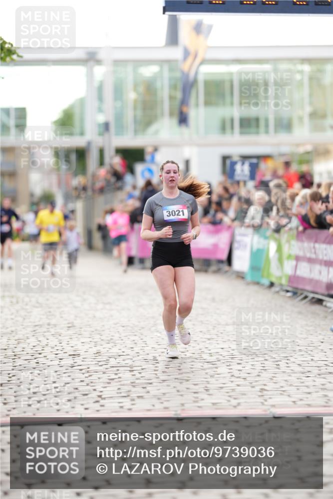 12.06.2026 - Holstenköstenlauf LAZAROV Photography http://msf.ph/oto/9739036 12.06.2026 19:52:23 Laufen 3014, 3021, 4356 meine-sportfotos.de
