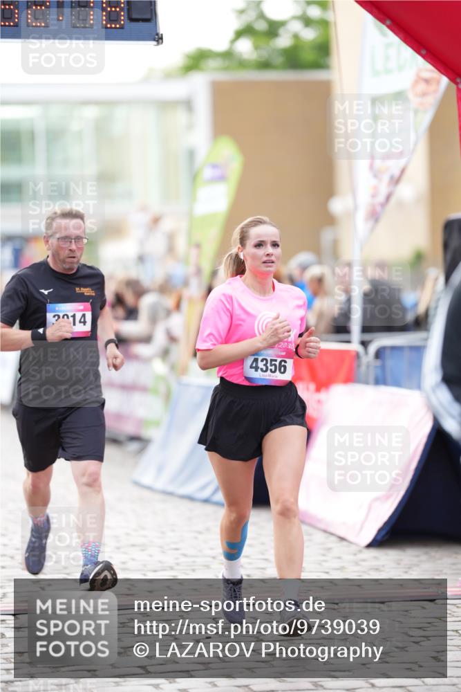 12.06.2026 - Holstenköstenlauf LAZAROV Photography http://msf.ph/oto/9739039 12.06.2026 19:52:17 Laufen 3014, 3456, 4356 meine-sportfotos.de