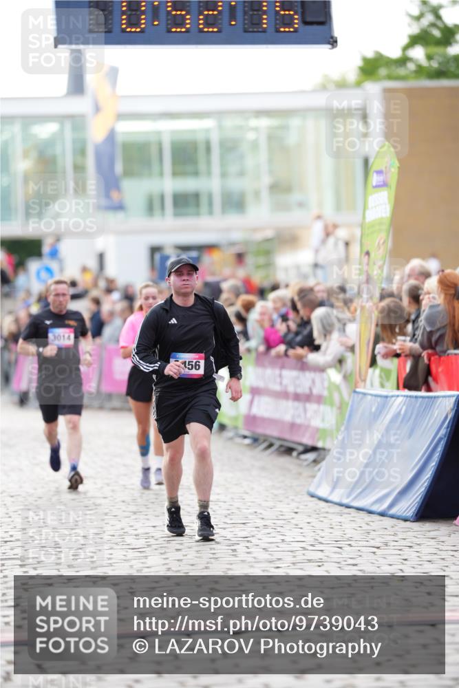 12.06.2026 - Holstenköstenlauf LAZAROV Photography http://msf.ph/oto/9739043 12.06.2026 19:52:14 Laufen 3014, 3456, 3550, 4356 meine-sportfotos.de