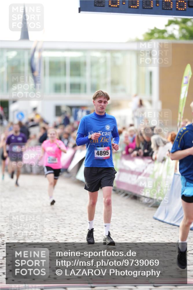 12.06.2026 - Holstenköstenlauf LAZAROV Photography http://msf.ph/oto/9739069 12.06.2026 19:51:45 Laufen 3082, 3236, 4368, 4440, 4610, 4752, 4895 meine-sportfotos.de