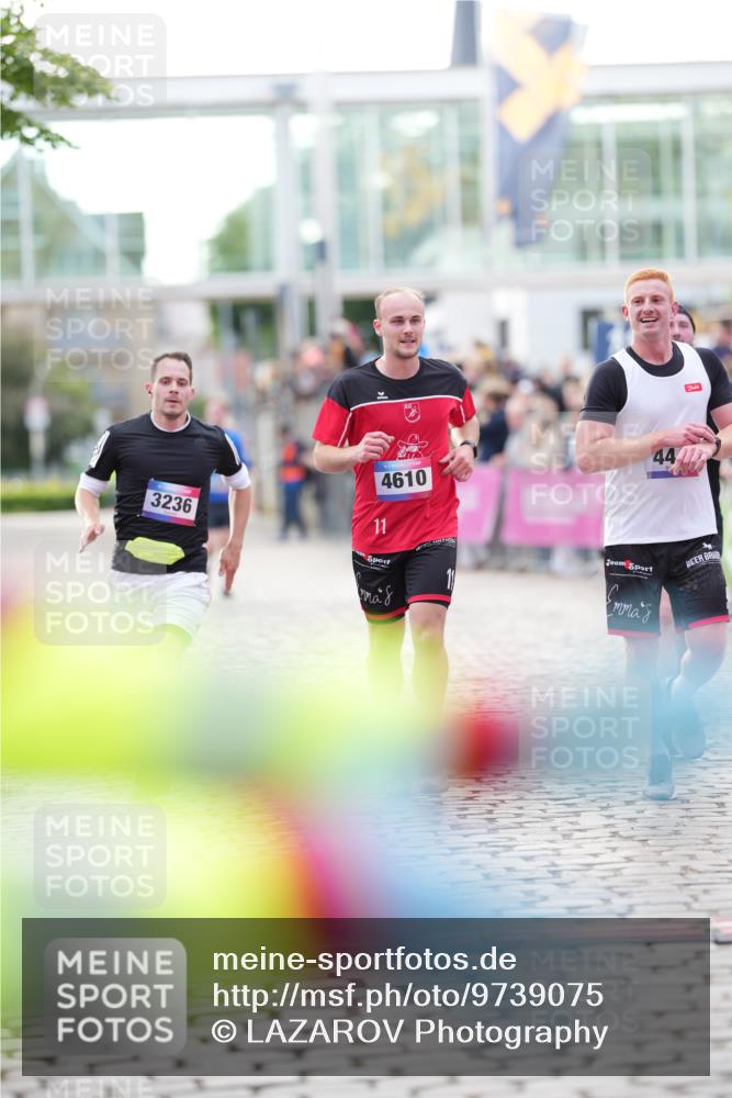 12.06.2026 - Holstenköstenlauf LAZAROV Photography http://msf.ph/oto/9739075 12.06.2026 19:51:38 Laufen 3082, 3236, 4440, 4610, 4883 meine-sportfotos.de