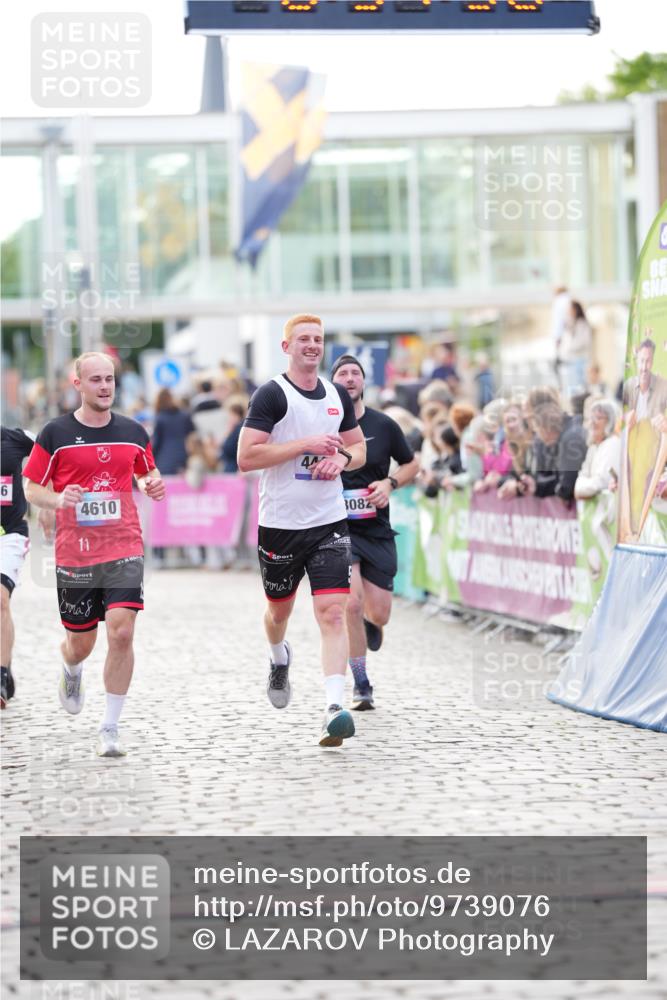 12.06.2026 - Holstenköstenlauf LAZAROV Photography http://msf.ph/oto/9739076 12.06.2026 19:51:37 Laufen 3082, 3236, 4440, 4610, 4883 meine-sportfotos.de