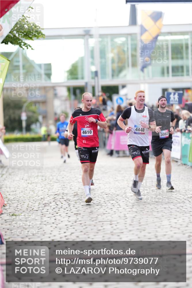 12.06.2026 - Holstenköstenlauf LAZAROV Photography http://msf.ph/oto/9739077 12.06.2026 19:51:37 Laufen 3082, 3236, 4440, 4610, 4883 meine-sportfotos.de