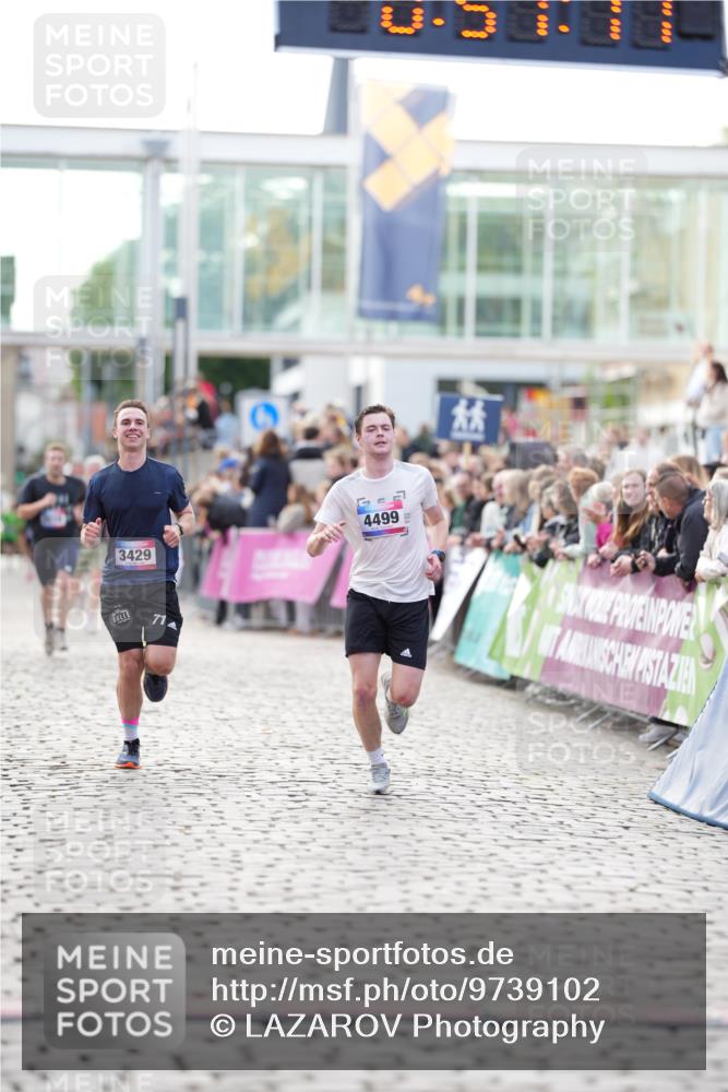12.06.2026 - Holstenköstenlauf LAZAROV Photography http://msf.ph/oto/9739102 12.06.2026 19:51:16 Laufen 3429, 4499 meine-sportfotos.de