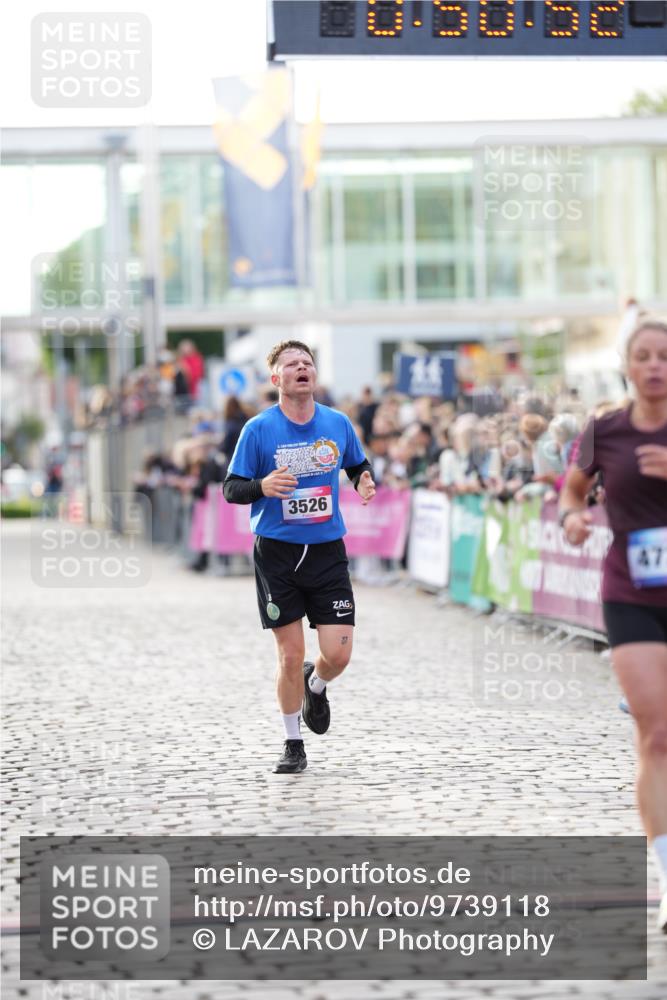12.06.2026 - Holstenköstenlauf LAZAROV Photography http://msf.ph/oto/9739118 12.06.2026 19:50:51 Laufen 3526, 3642, 4599, 4720 meine-sportfotos.de
