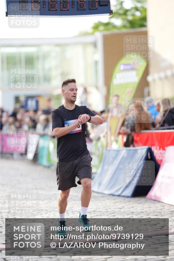 12.06.2026 - Holstenköstenlauf LAZAROV Photography http://msf.ph/oto/9739129 12.06.2026 19:50:40 Laufen 3416, 3430, 4226, 4518, 4798 meine-sportfotos.de