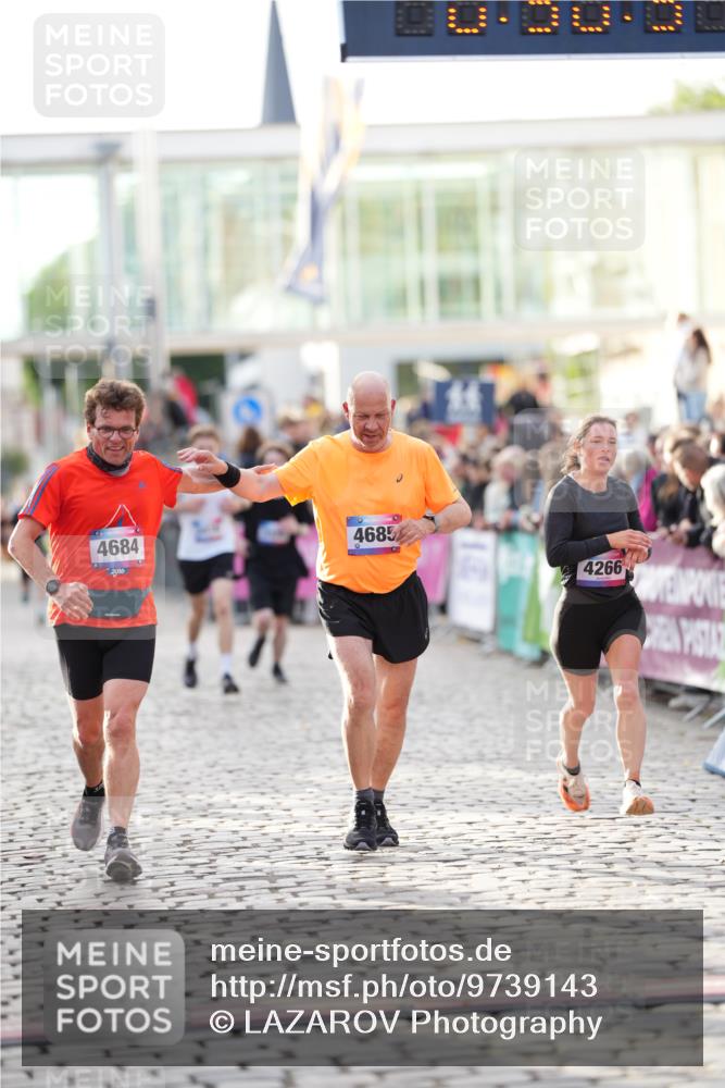 12.06.2026 - Holstenköstenlauf LAZAROV Photography http://msf.ph/oto/9739143 12.06.2026 19:50:30 Laufen 3027, 3524, 4266, 4418, 4437, 4684, 4685 meine-sportfotos.de