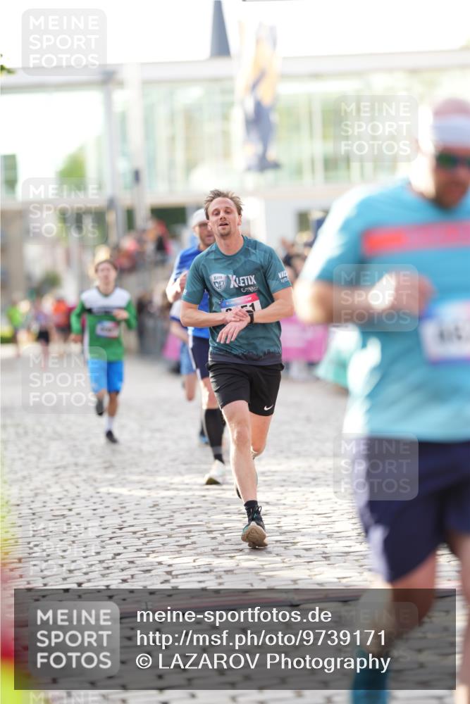 12.06.2026 - Holstenköstenlauf LAZAROV Photography http://msf.ph/oto/9739171 12.06.2026 19:50:00 Laufen 3151, 3343, 3470, 3525, 3731, 4067, 4536, 4576, 4602, 4628, 4915 meine-sportfotos.de